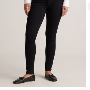 Quince Black Skinny Jeans — Sleek High-Rise Fit